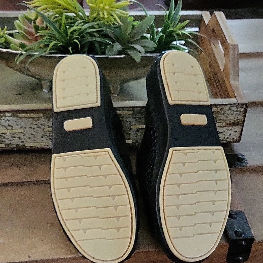 La Plume Black Sandals with Buckle Detail. Size 39 - Picture 5 of 5